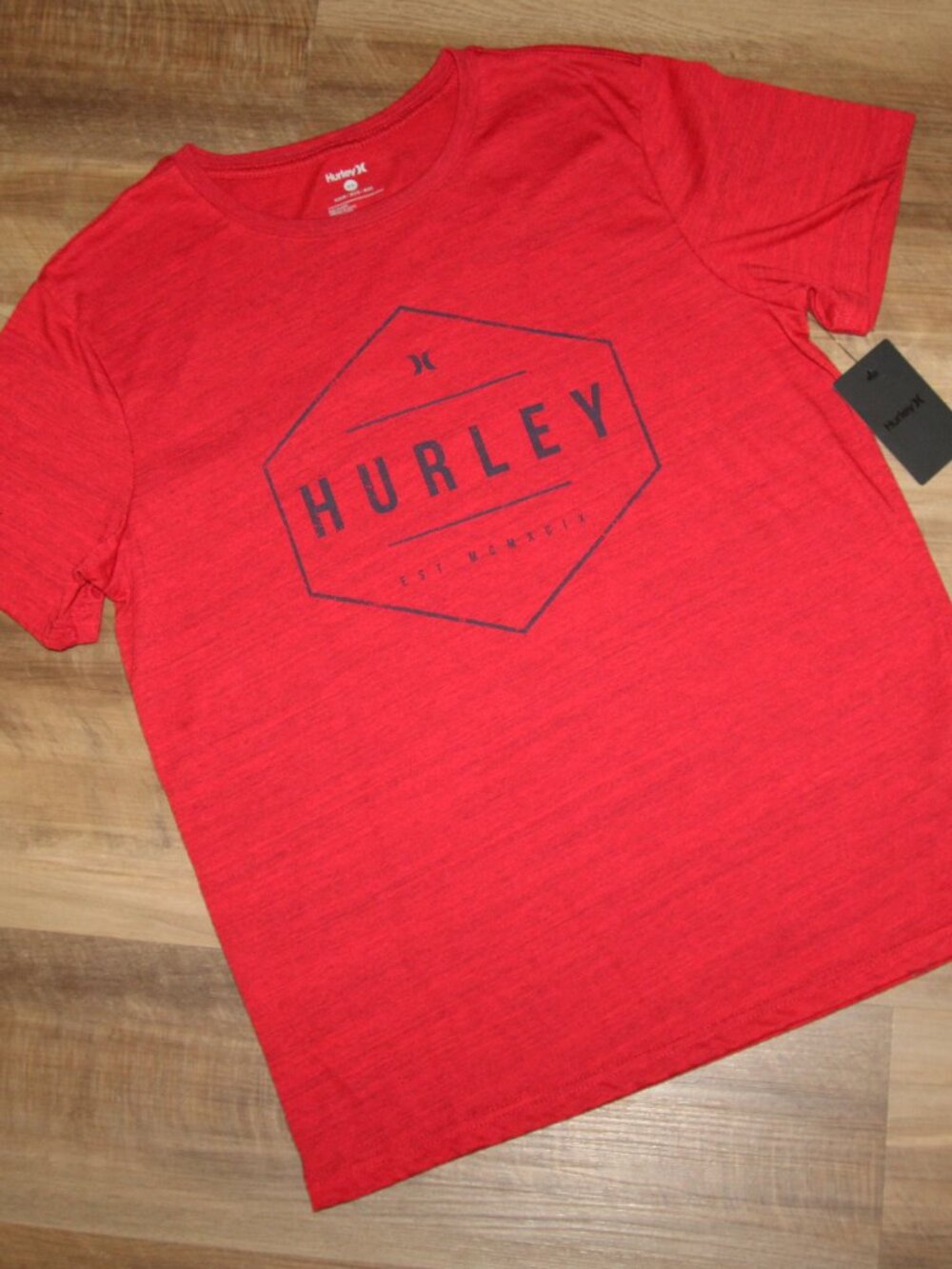 NWT! Men's SIZE MED Red & Black HURLEY Graphic Print Logo Tee
